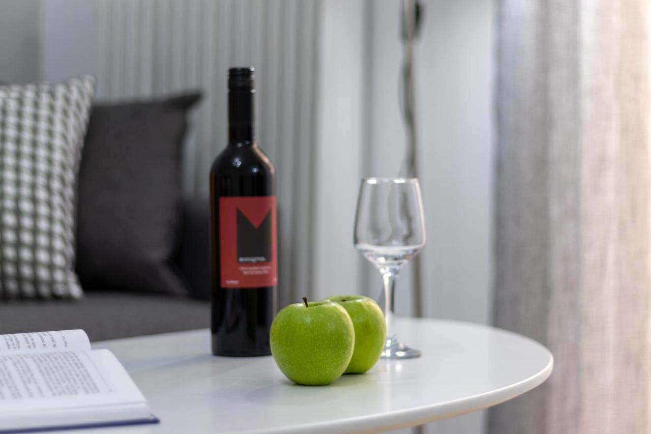 C3 Modern Spartan Apartment Экстерьер фото