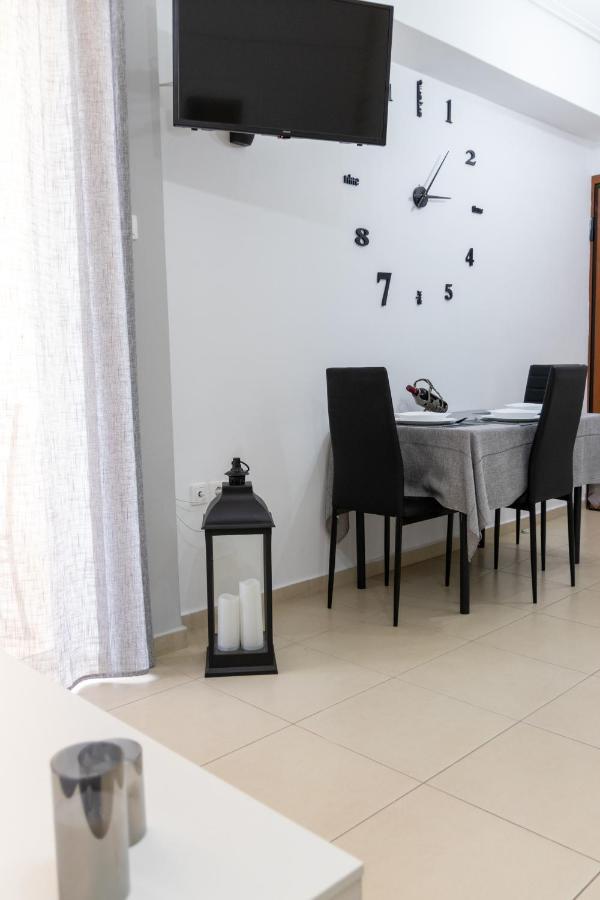 C3 Modern Spartan Apartment Экстерьер фото